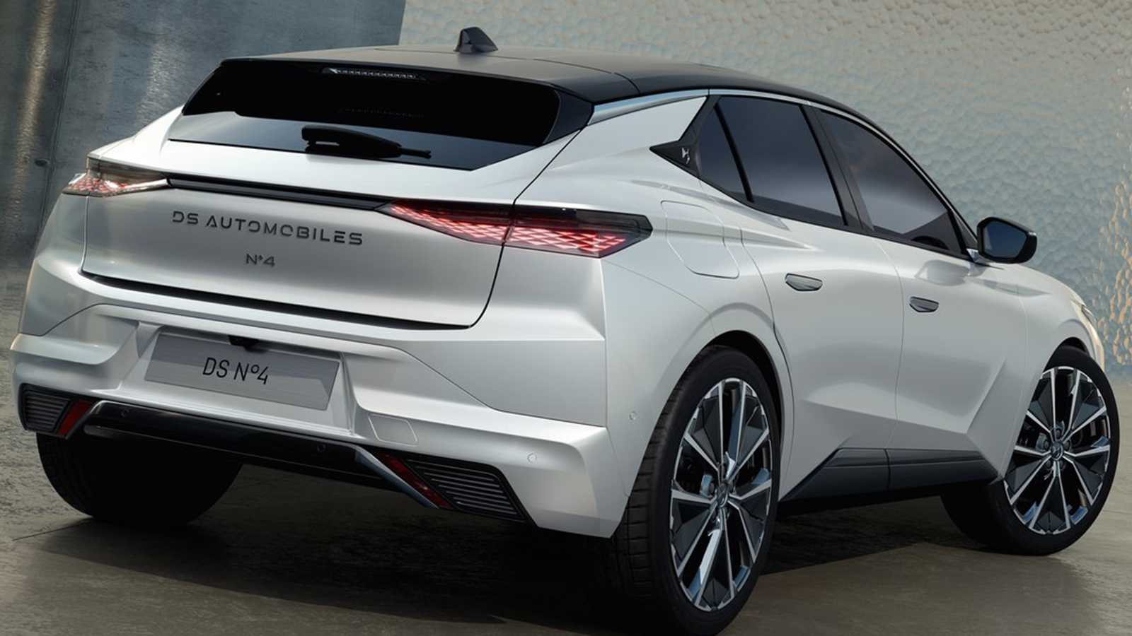 Το DS4 έγινε DS Νο4 και παρουσιάστηκε επίσημα!